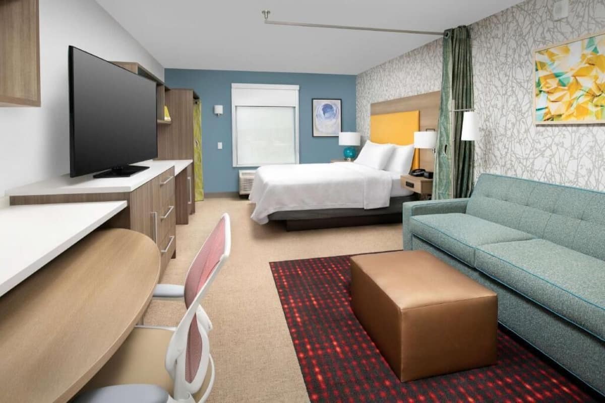 Blackout curtains, free cots/infant beds, free WiFi, bed sheets