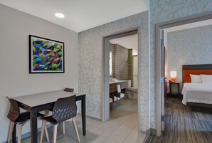 羽绒被、客房内保险箱、免费婴儿床、免费 WiFi