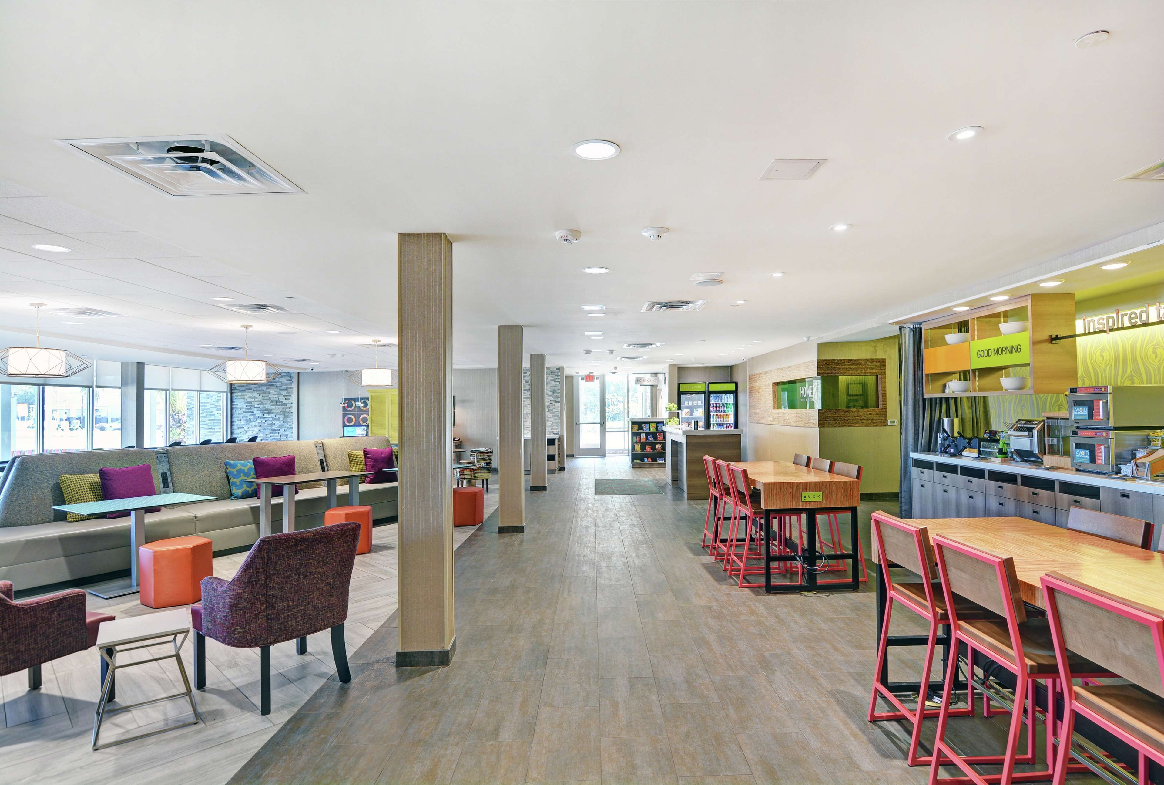 free daily breakfast