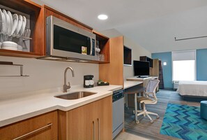 Fridge, microwave, dishwasher, coffee/tea maker