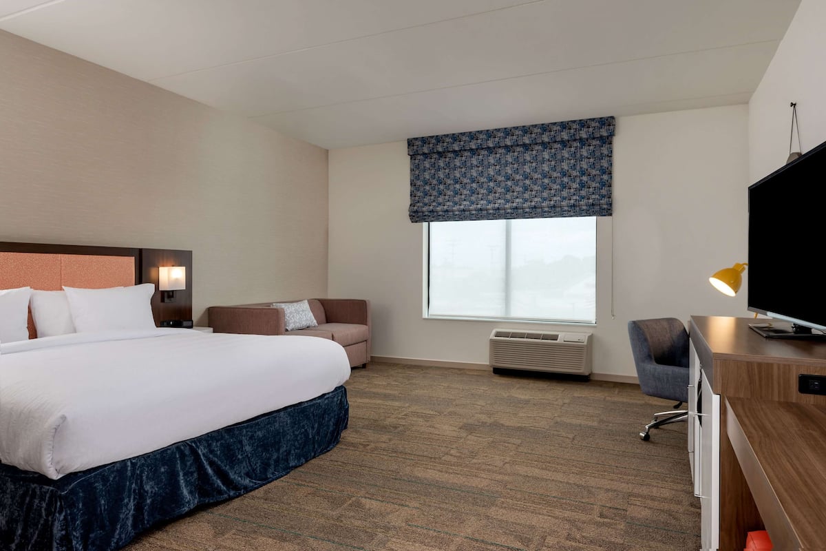 In-room safe, desk, laptop workspace, blackout curtains