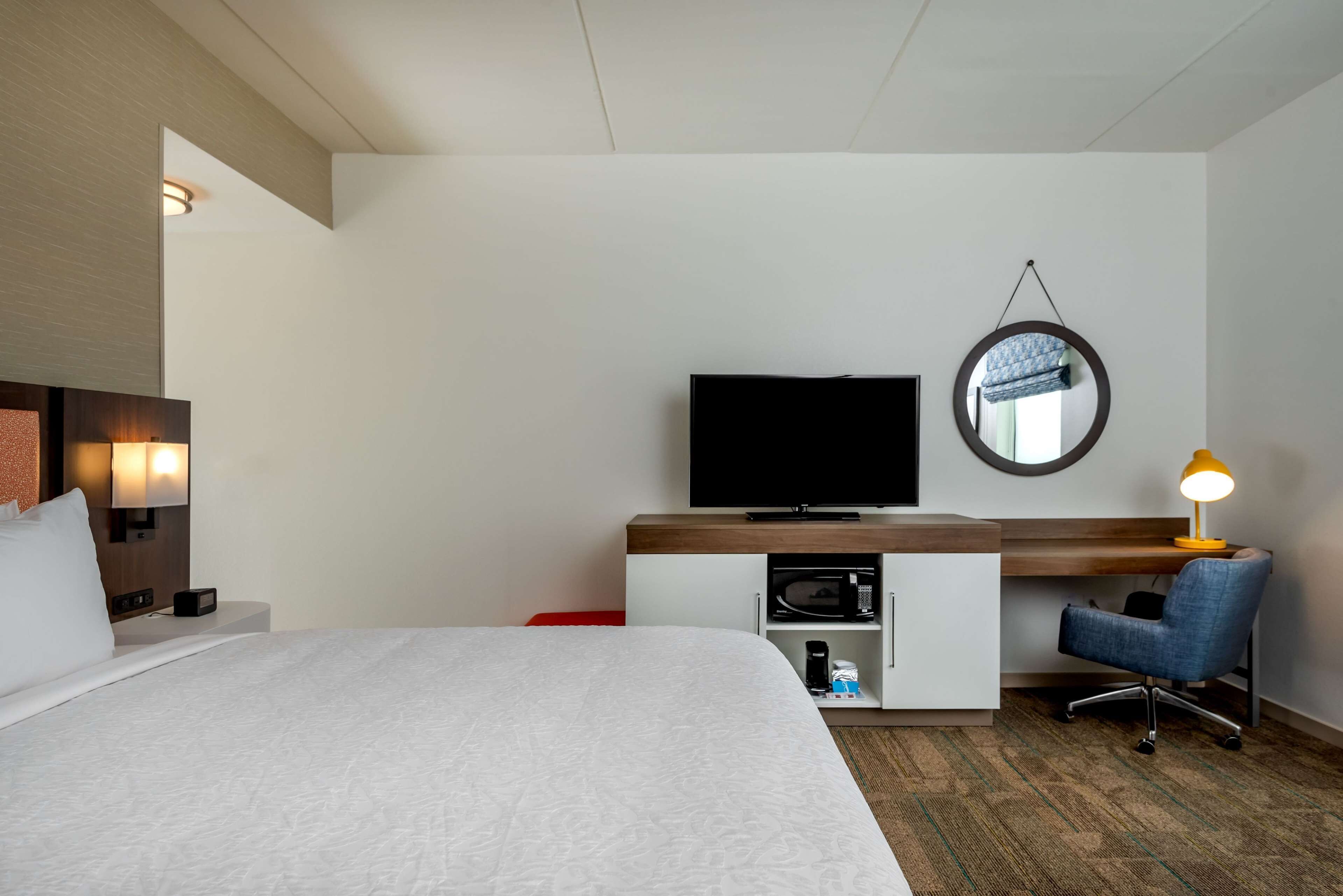 In-room safe, desk, laptop workspace, blackout drapes