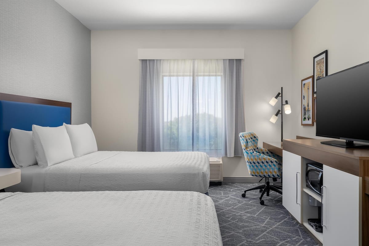 Room, 2 Queen Beds, Refrigerator