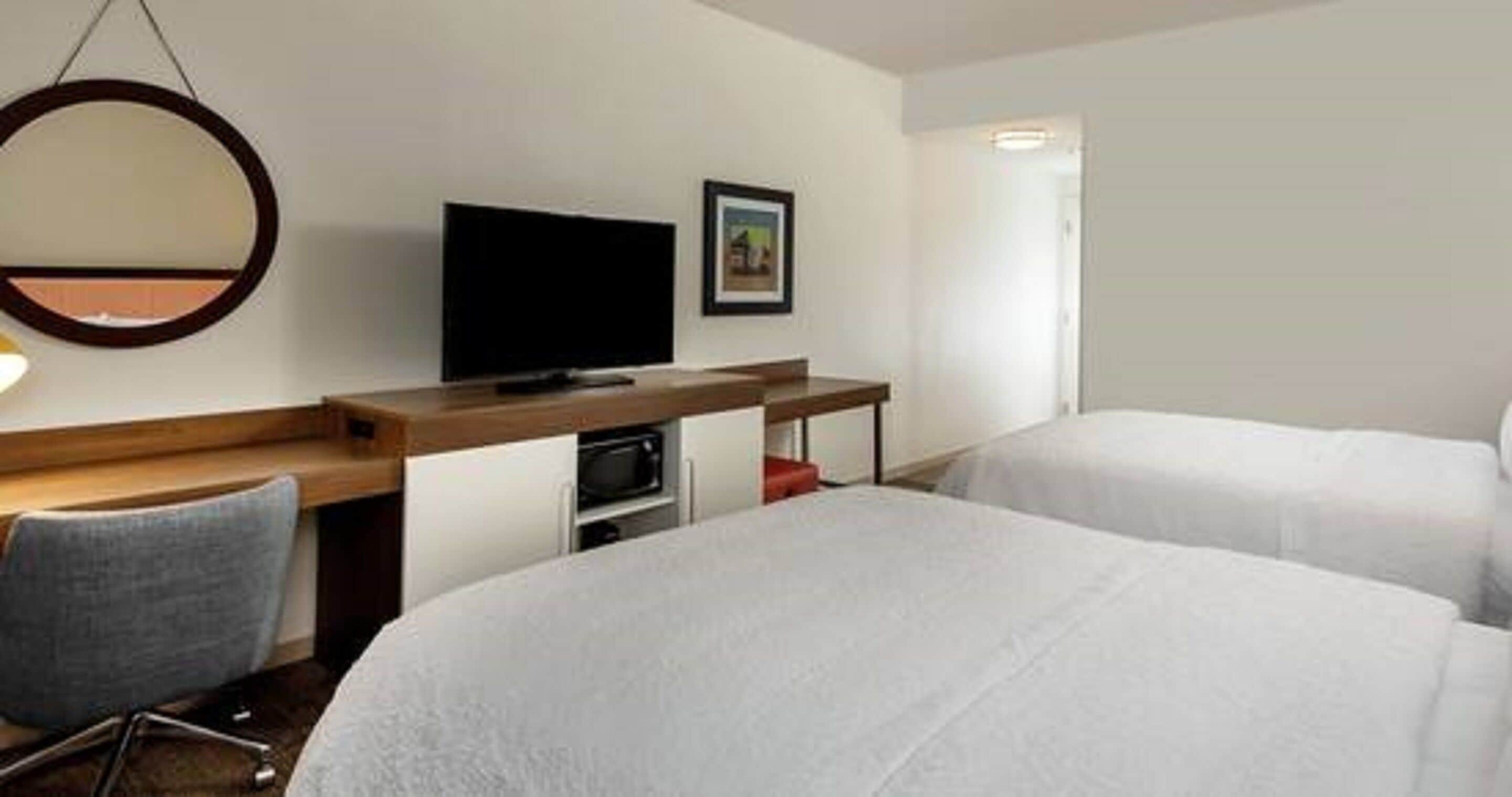 in-room safe, desk, laptop workspace, blackout curtains