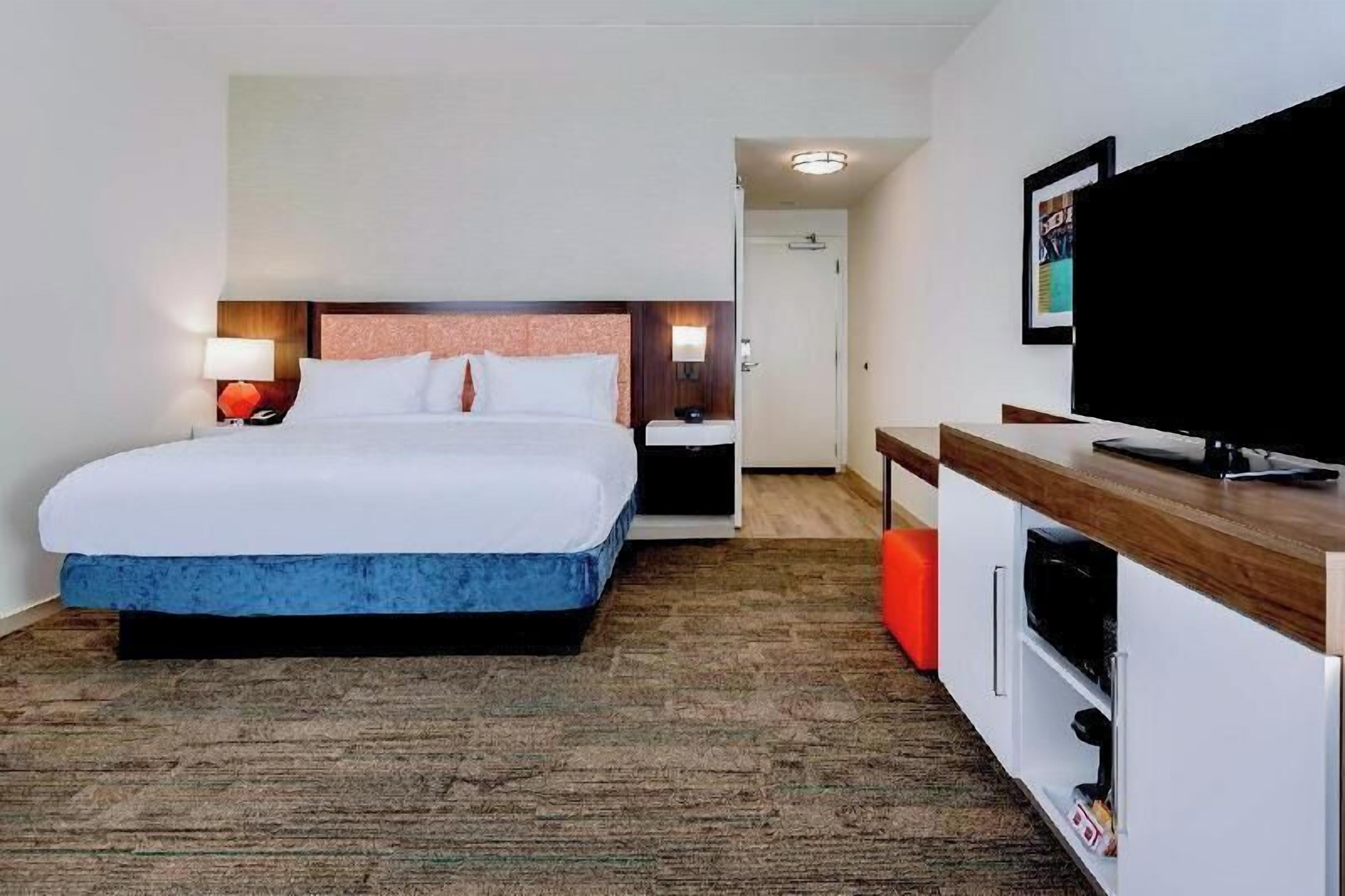In-room safe, desk, laptop workspace, blackout drapes