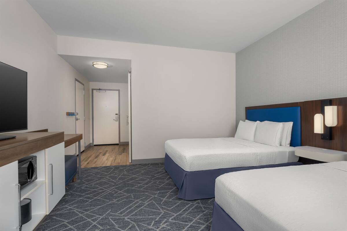 In-room safe, desk, laptop workspace, blackout curtains