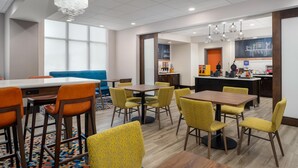 Breakfast area - Hampton Inn Baltimore Bayview Campus (Baltimore)