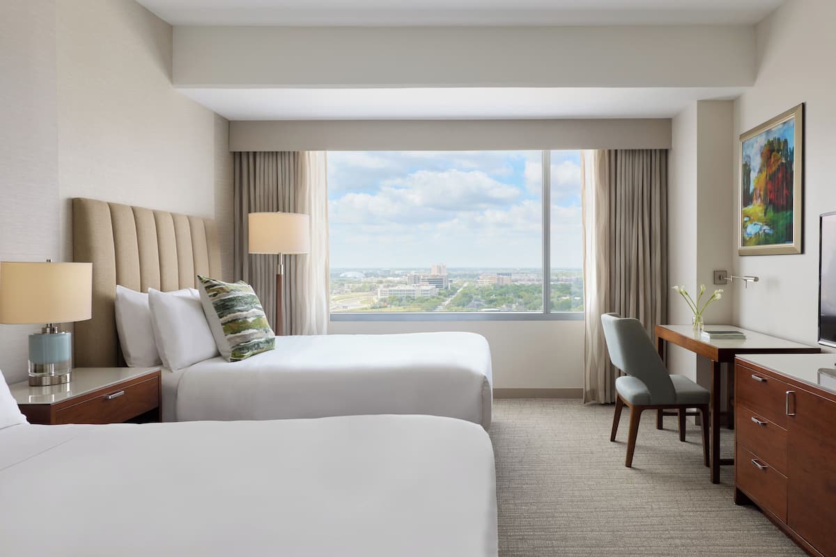 Premium bedding, in-room safe, desk, laptop workspace