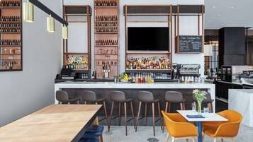 Serves dinner and happy hour