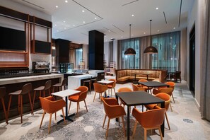 تقديم الإفطار والعشاء