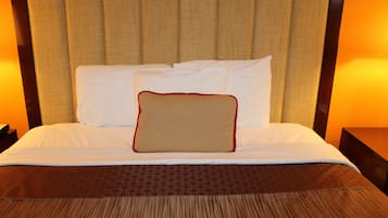 高級寢具、房內夾萬、書桌、免費 Wi-Fi