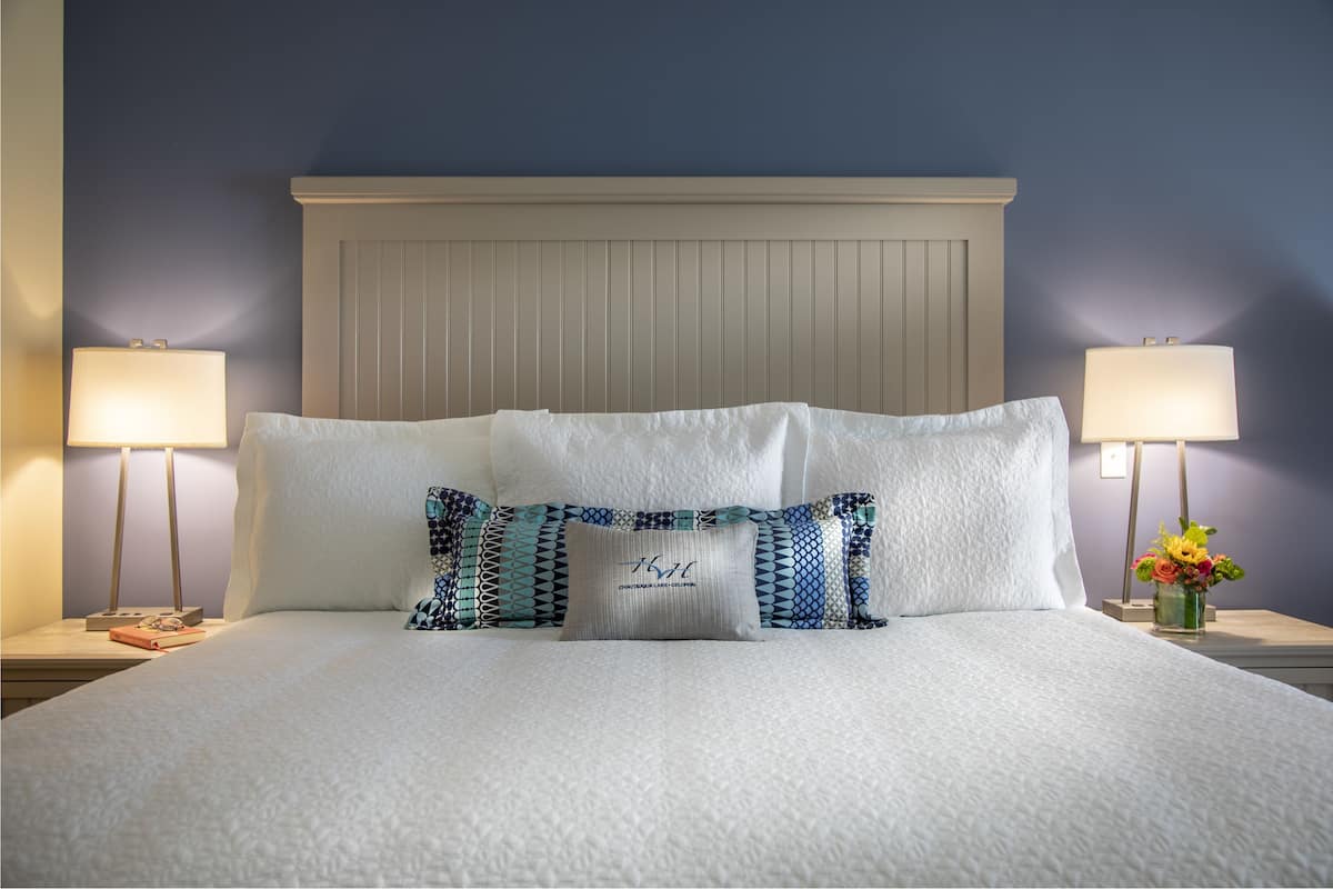 egyptian cotton sheets, premium bedding, in-room safe