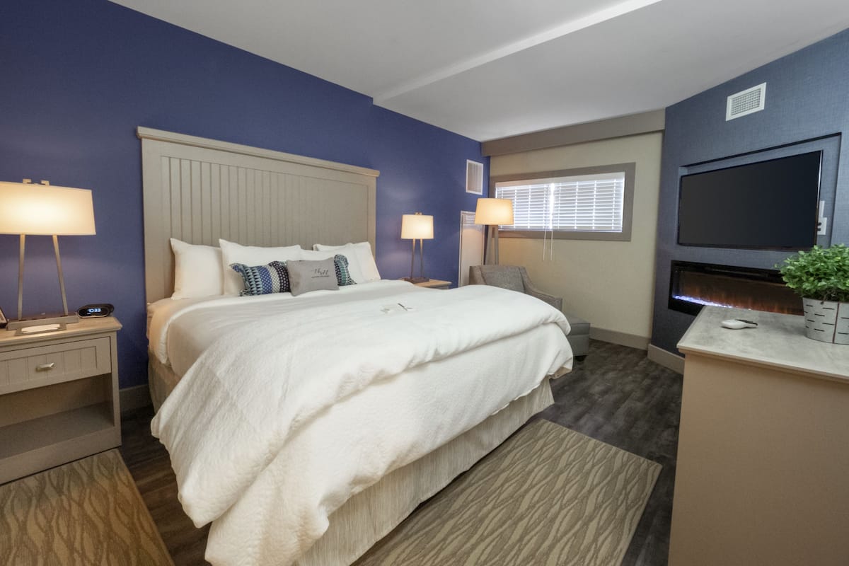 egyptian cotton sheets, premium bedding, in-room safe