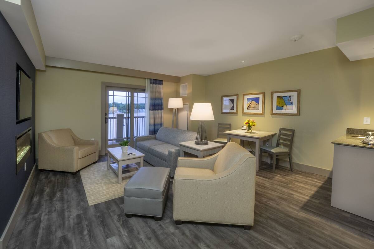 egyptian cotton sheets, premium bedding, in-room safe