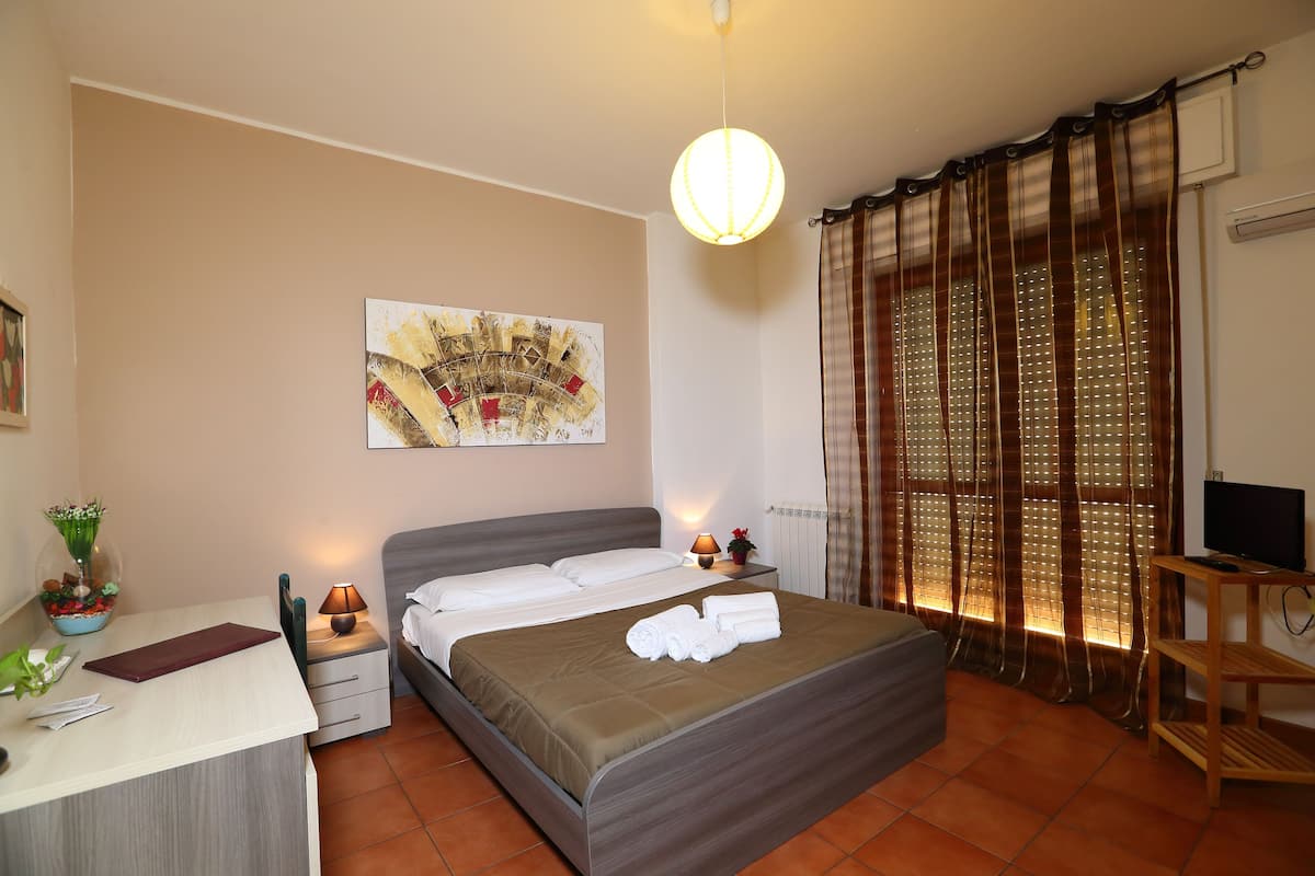 Premium bedding, down comforters, minibar, individually furnished