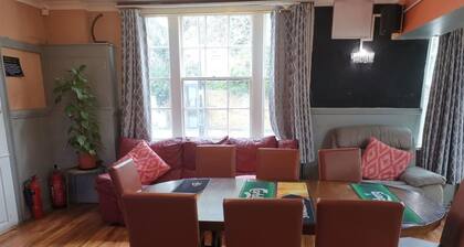 Swan Inn, Heathrow Airport