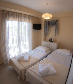 Huoneisto, 2 makuuhuonetta (Maisonette) | 2 makuuhuonetta, tallelokero huoneessa, silitysrauta/-lauta