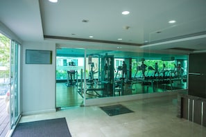Fitness facility - Sukhumvit 64 Pool View Apartment (Bangkok)