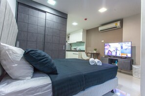 Superior One Bedroom Apartment | Tende oscuranti, letti aggiuntivi (a pagamento), Wi-Fi gratuito