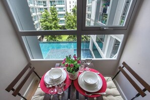 Studio Pool View  - Sukhumvit 64 Pool View Apartment (Bangkok)
