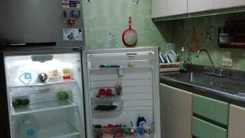 Geladeira, micro-ondas (mediante solicitação)