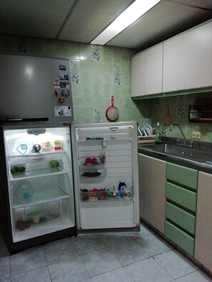 Fridge, microwave - Taminaka Hostel (Santa Marta)