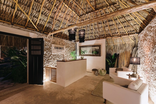 Check-in/check-out kiosk