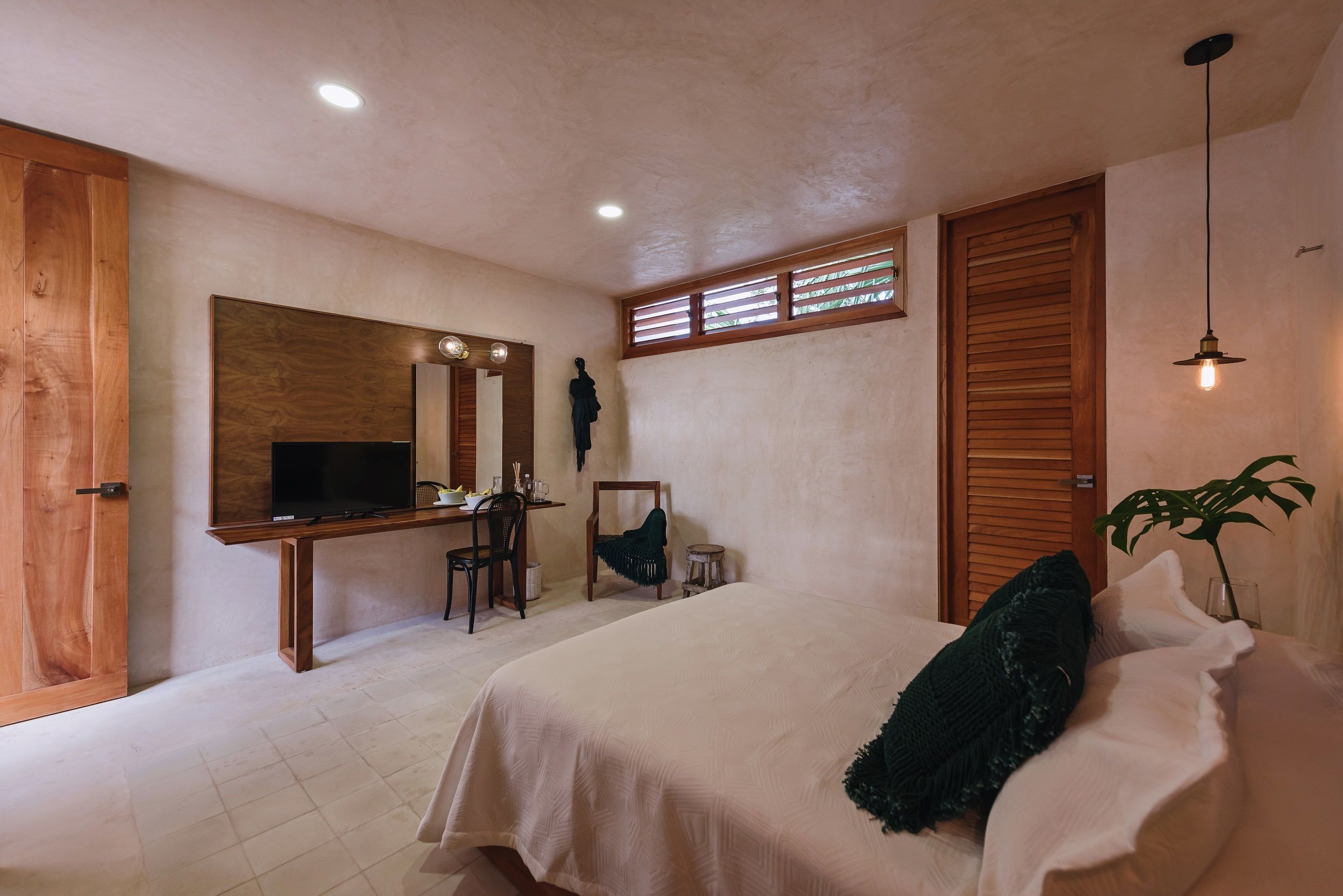 standard room, 1 double bed, pool view | hypo-allergenic bedding, in-room safe, individually decorated