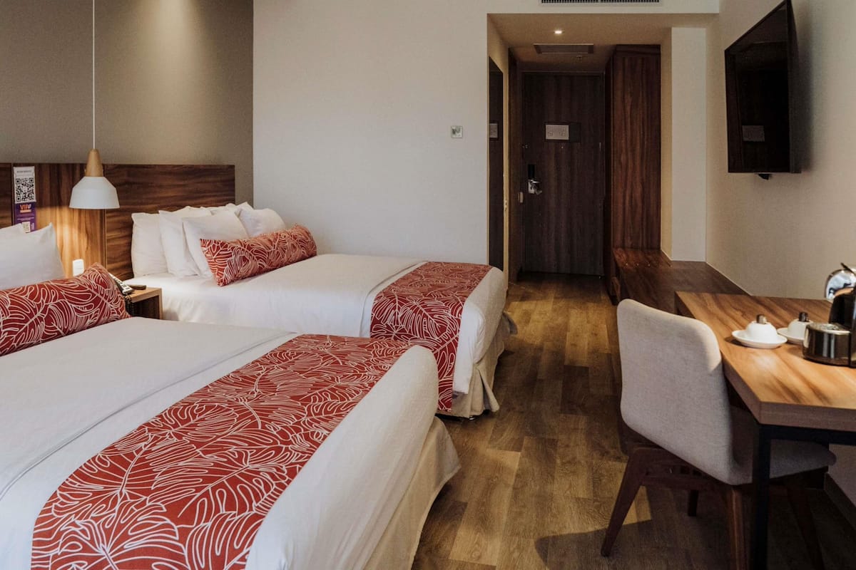 Quarto executivo, 2 camas de casal | 1 quarto, frigobar, cofres nos quartos, escrivaninha