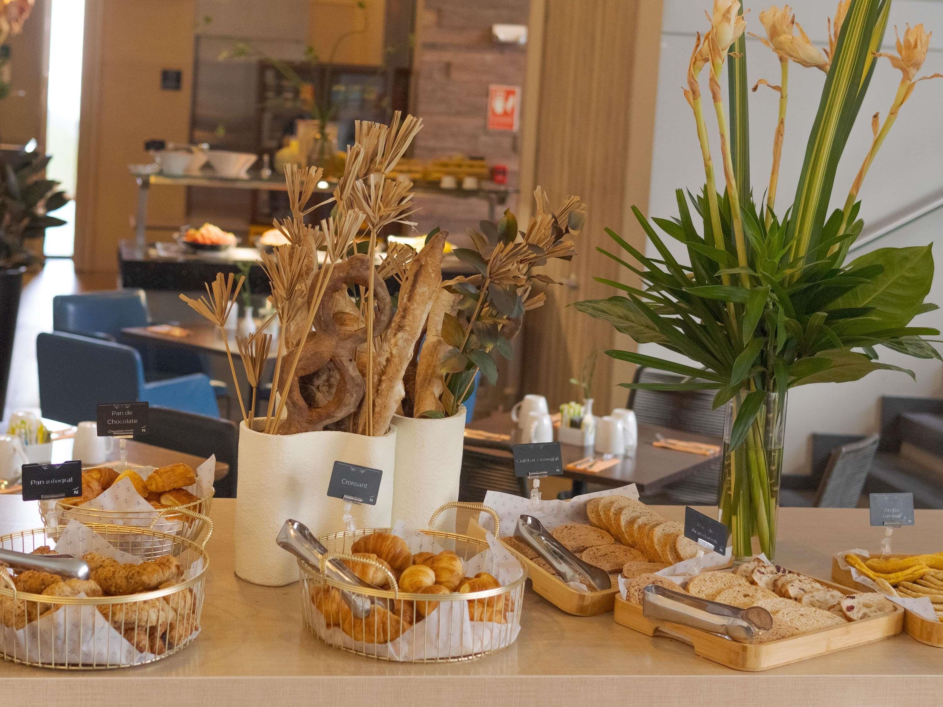 Petit déjeuner buffet servi tous les jours en supplément