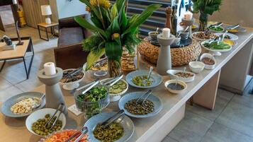 Petit déjeuner buffet (52313 COP par personne)