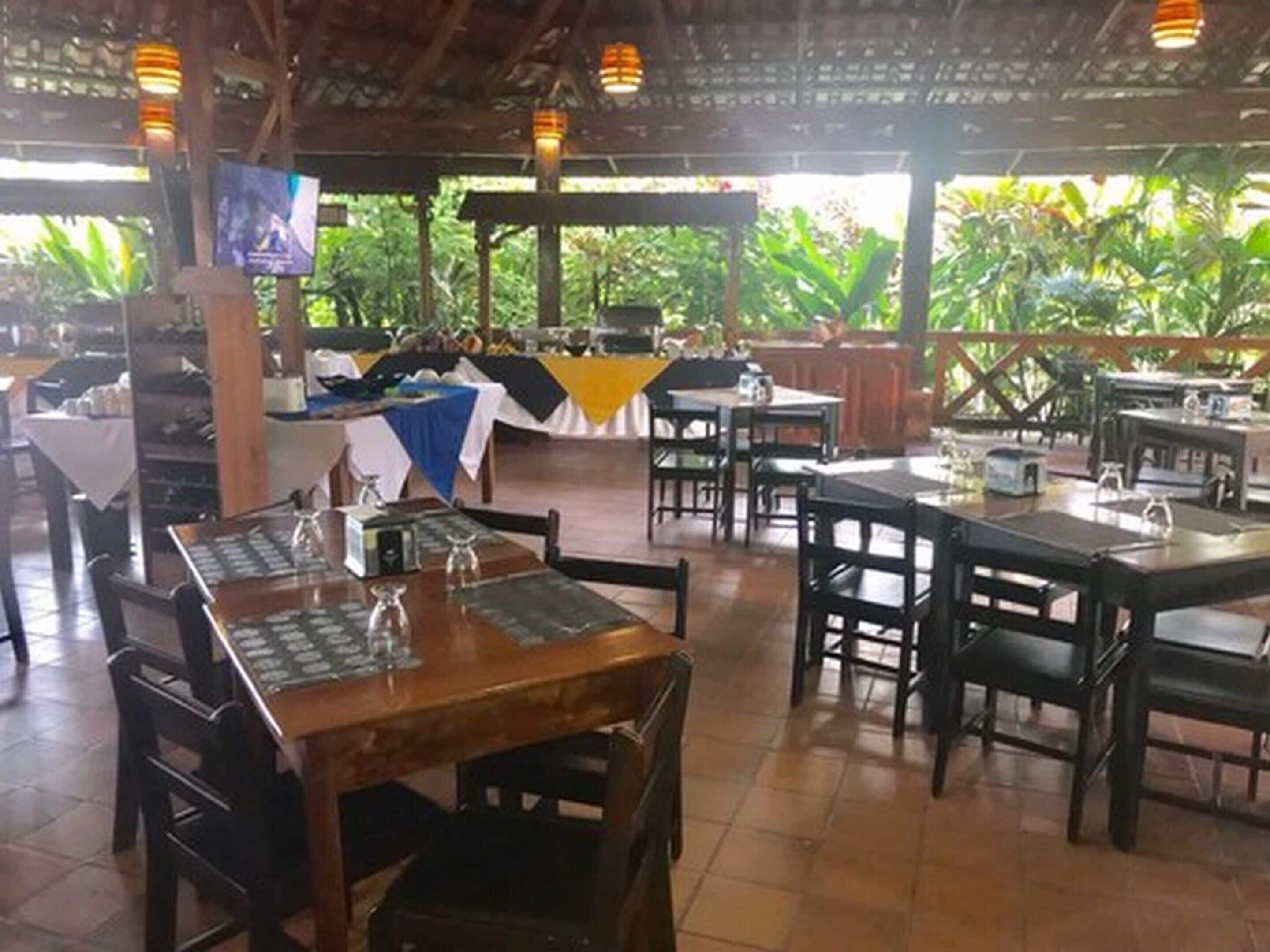 free daily cooked-to-order breakfast