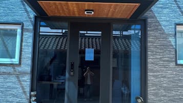 Fachada de la propiedad