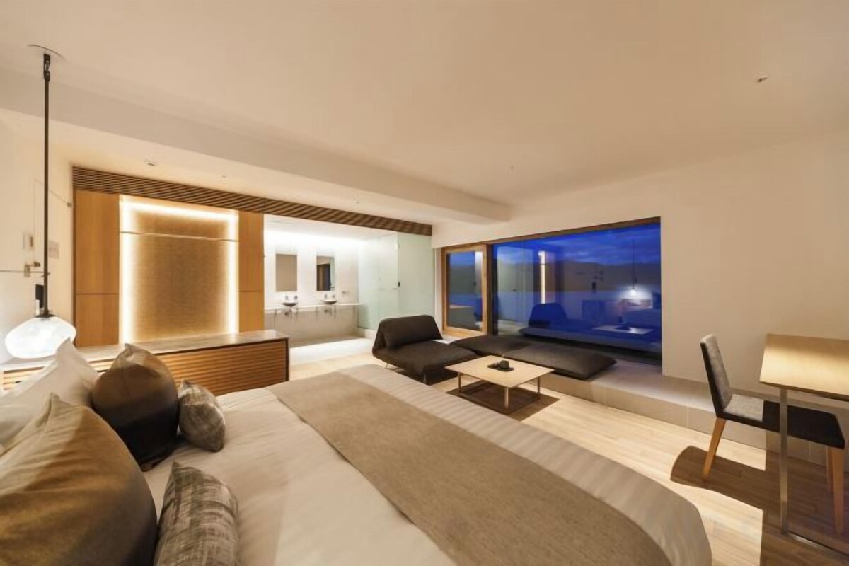 King Room With Lake View