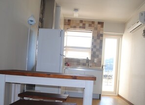 Chambre Double (B, E) | Restauration dans la chambre