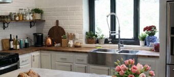 Bring One Bring All! ~ Amazing Lake Views ~ Family Fun ~ Foosball, Arcades