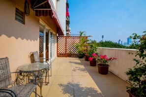 Business Suite | Balcony - Louis Hotel Zhongshan (Zhongshan)