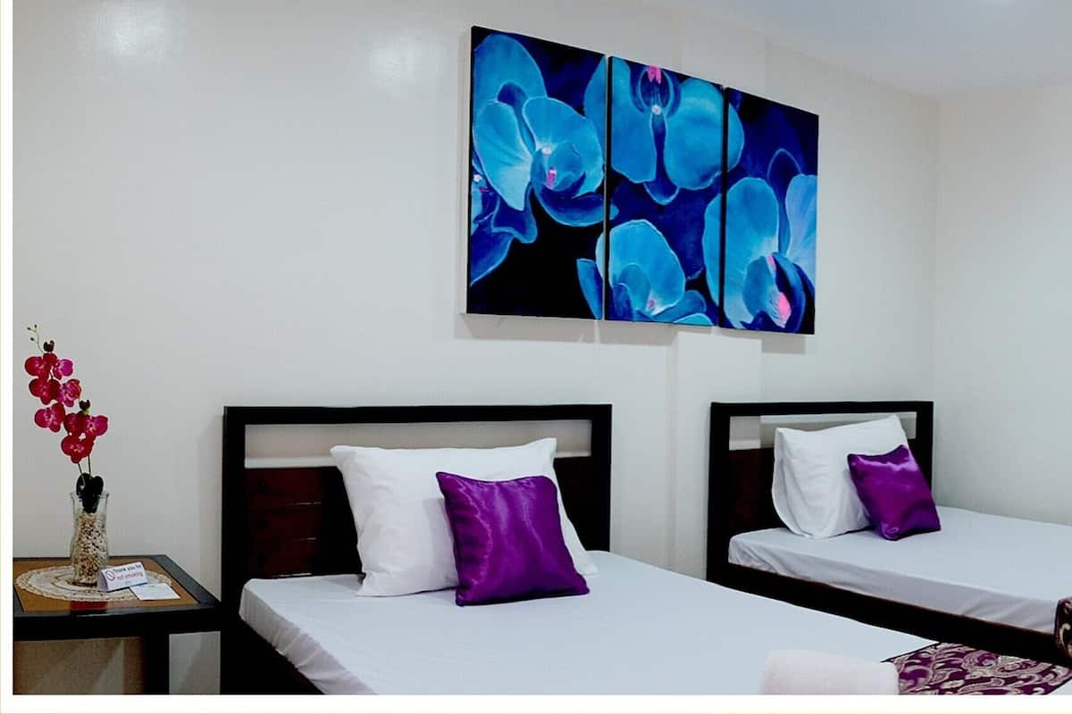 Phòng đôi hoặc 2 giường đơn Premier | 1 phòng ngủ, bàn, bàn ủi/dụng cụ ủi quần áo