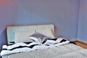 Duplex (B) | Free WiFi