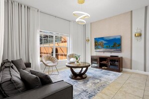 TV - 4 Bedrooms / 3 Bathrooms / Paradise Palms (8974 MP) (Kissimmee)