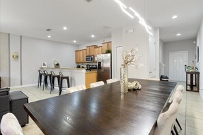 Dining - 4 Bedrooms / 3 Bathrooms / Paradise Palms (8974 MP) (Kissimmee)