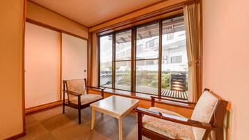 Standard Room | 1 bedroom, premium bedding, in-room safe, bed sheets