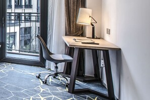 1 bedroom, desk, blackout curtains, soundproofing - Q-Box Hotel Shanghai Sanjiagang (Shanghai)