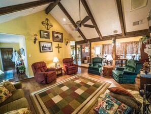 Smart-tv en een open haard