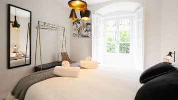 4 Schlafzimmer, Zimmersafe, Bügeleisen/Bügelbrett, kostenloses WLAN