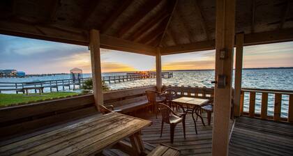 Sleeps 6! NEWLY REMODELED