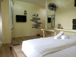 Superior King Room | Desk, iron/ironing board, free WiFi - Abby By The River (Ipoh)