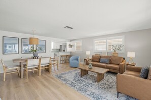 TV - Island House Beach Resort V3 (Siesta Key)