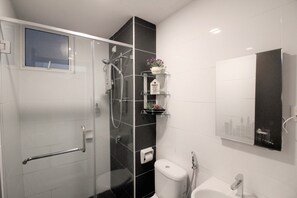 Apartment, 2 Bedrooms | Bathroom