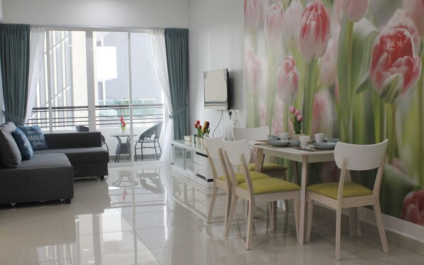 Apartment, 2 Bedrooms | Living room